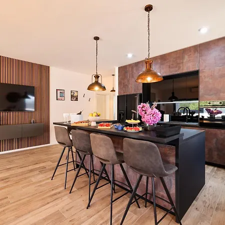 Vilamore - 3 Bedrooms & Pool 别墅 *