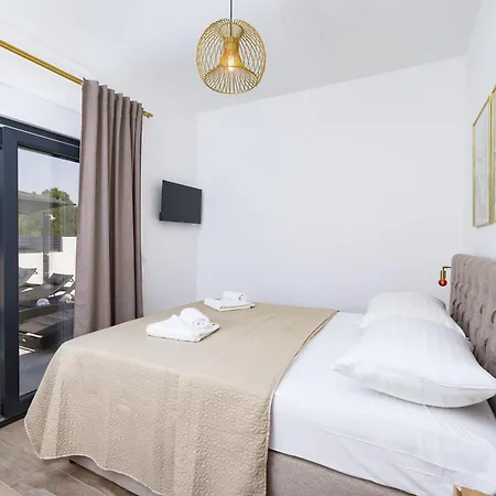 别墅 Vilamore - 3 Bedrooms & Pool 图兰杰