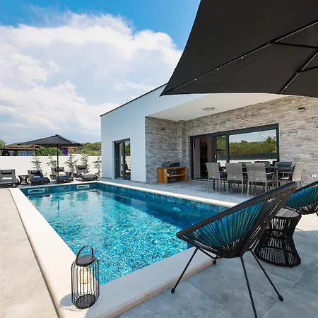Vilamore - 3 Bedrooms & Pool 别墅 *