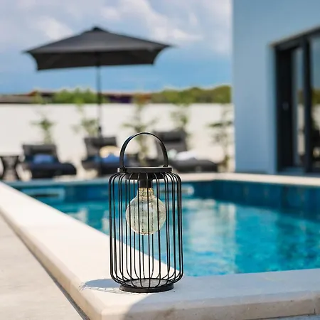 Vila Vilamore - 3 Bedrooms & Pool Turanj
