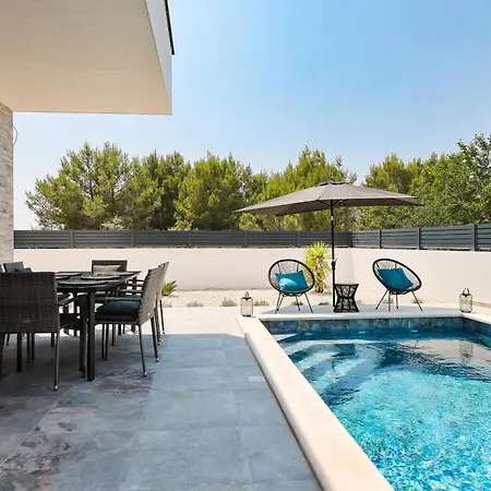 Vilamore - 3 Bedrooms & Pool * Turanj
