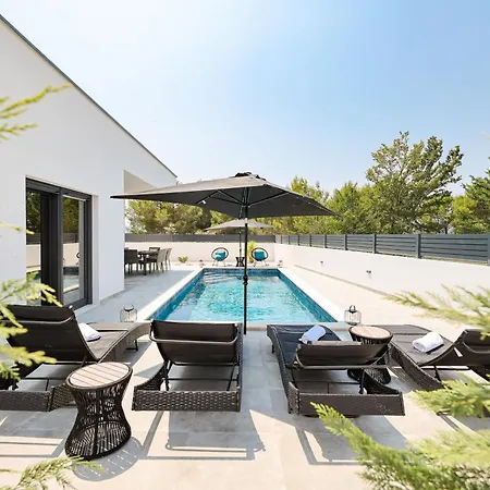 Vilamore - 3 Bedrooms & Pool Villa