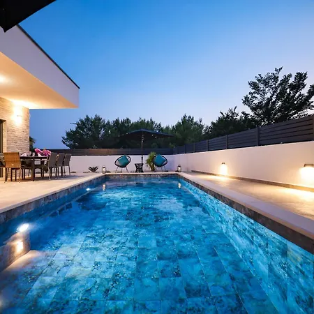 Vilamore - 3 Bedrooms & Pool Turanj