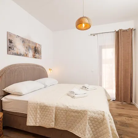 Vilamore - 3 Bedrooms & Pool Turanj