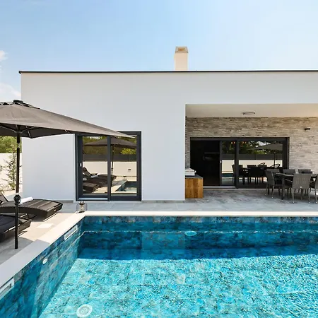 Vilamore - 3 Bedrooms & Pool Villa *